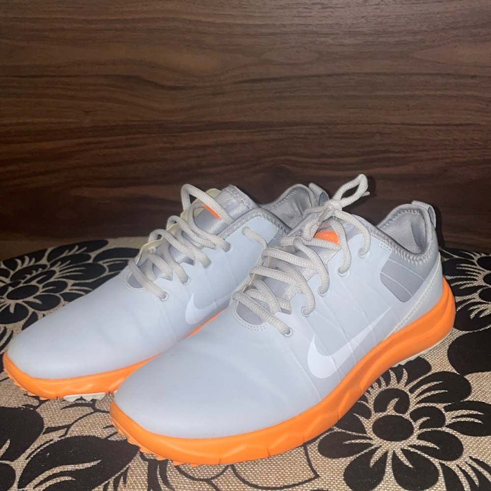 Brand new nike golf sneakers